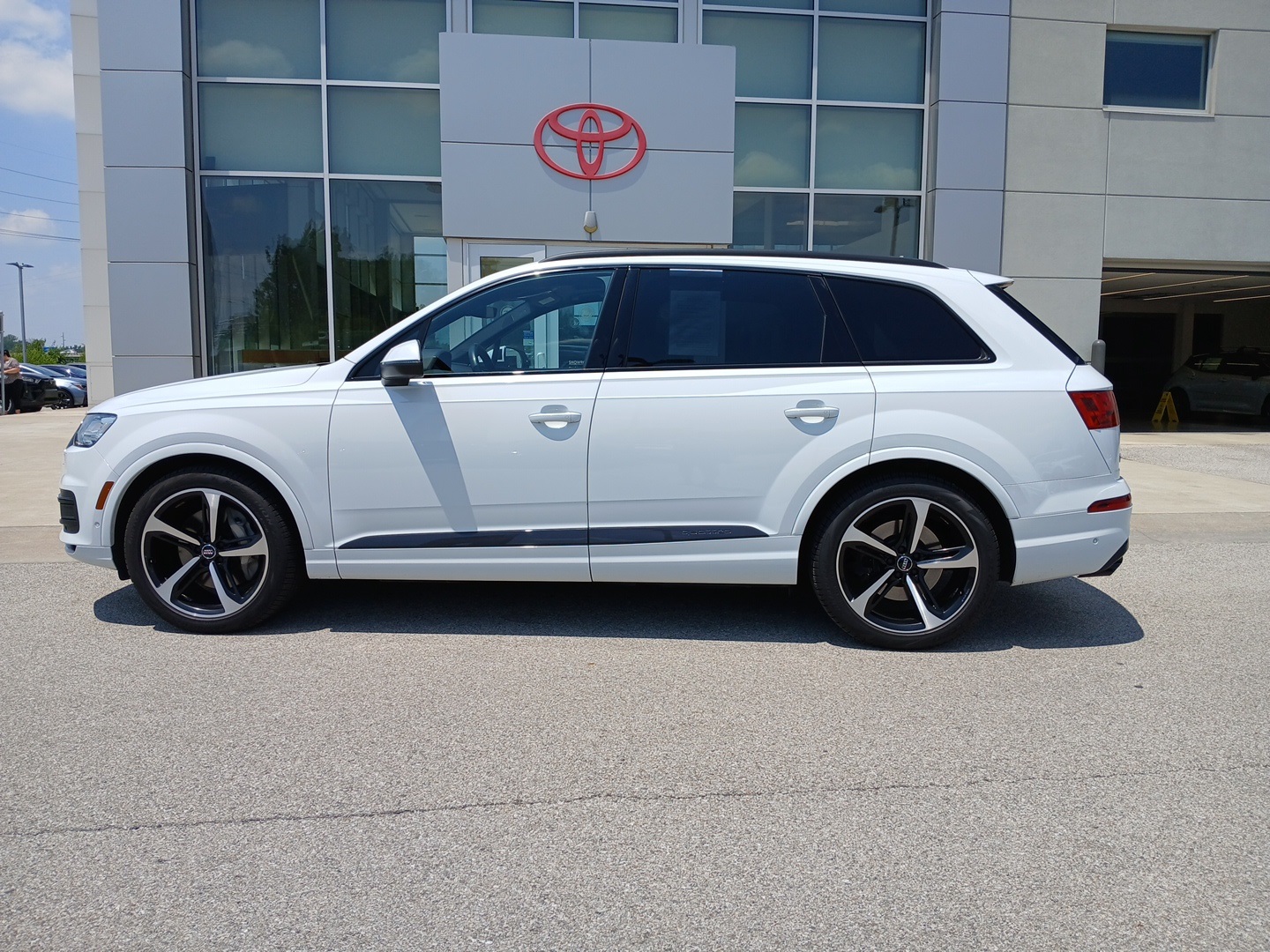 used 2019 Audi Q7 car, priced at $24,661