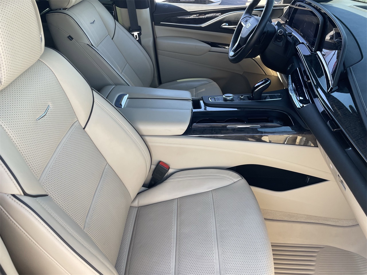 used 2022 Cadillac Escalade car, priced at $67,899