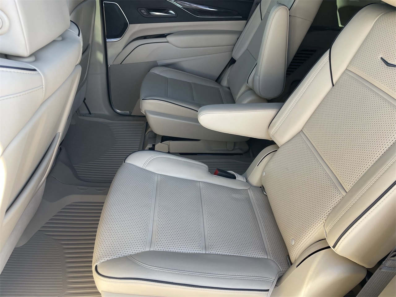 used 2022 Cadillac Escalade car, priced at $67,899