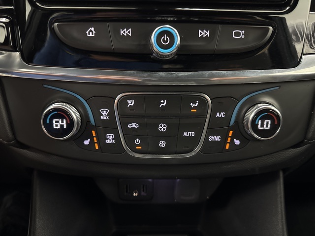 used 2022 Chevrolet Traverse car, priced at $28,988