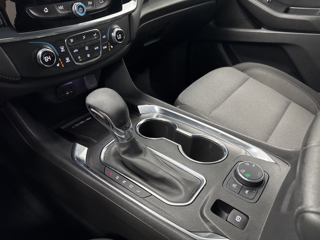 used 2022 Chevrolet Traverse car, priced at $28,988