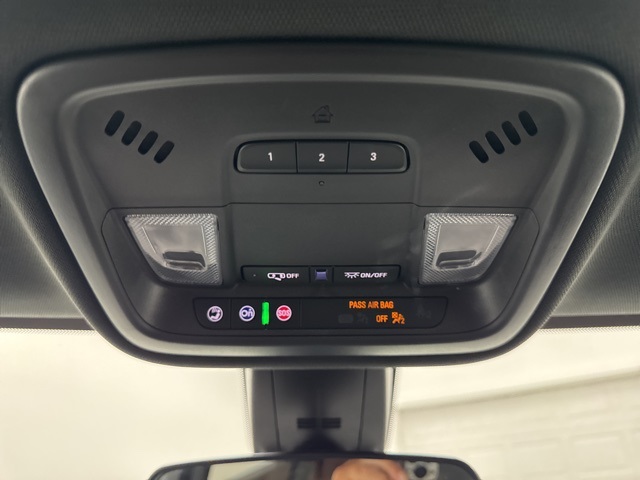 used 2022 Chevrolet Traverse car, priced at $28,988