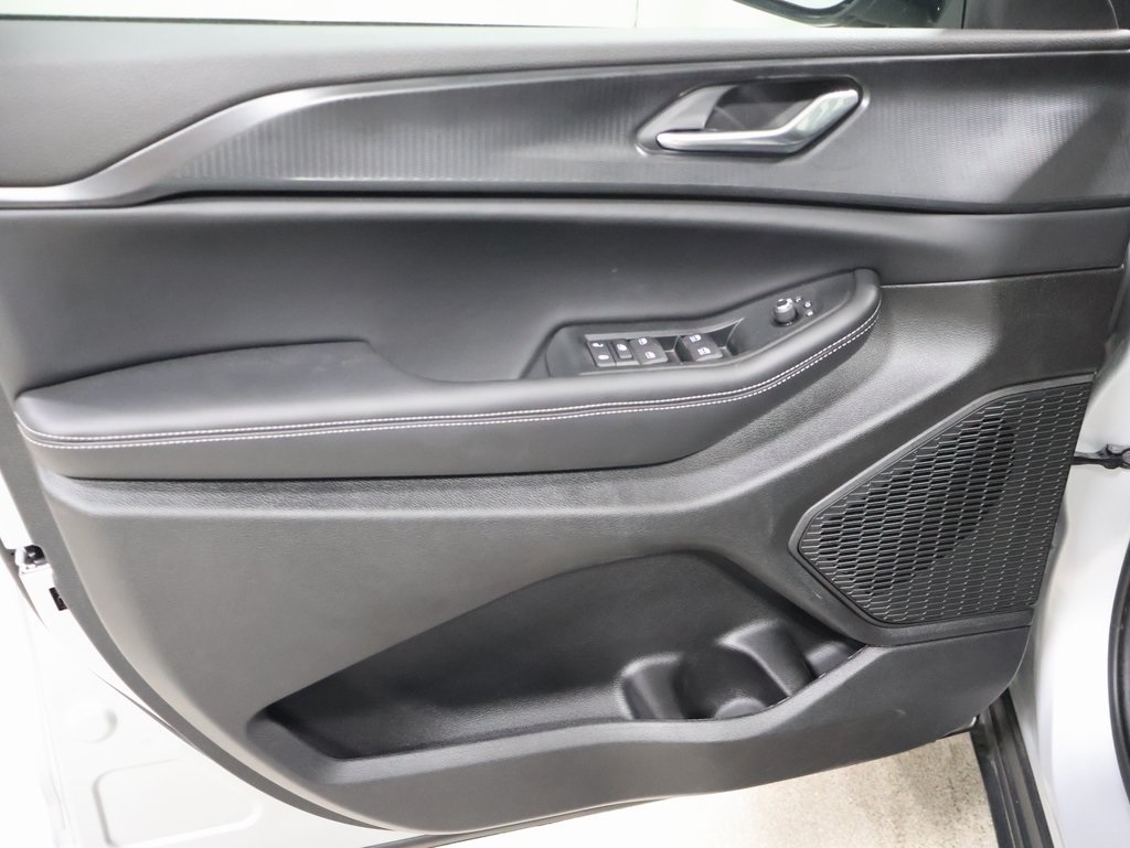 new 2025 Jeep Grand Cherokee car, priced at $40,965