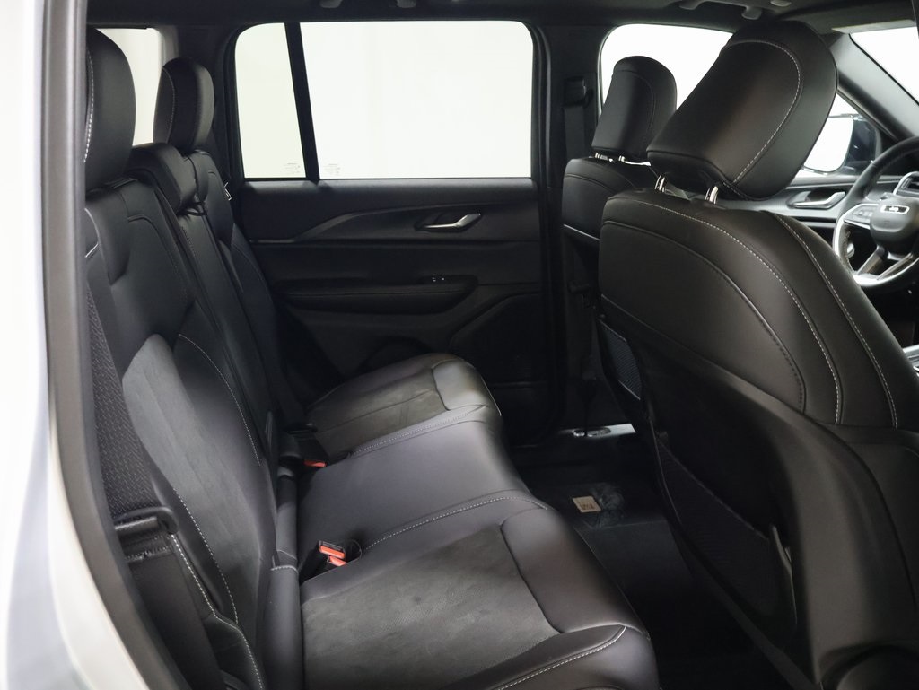 new 2025 Jeep Grand Cherokee car, priced at $40,965