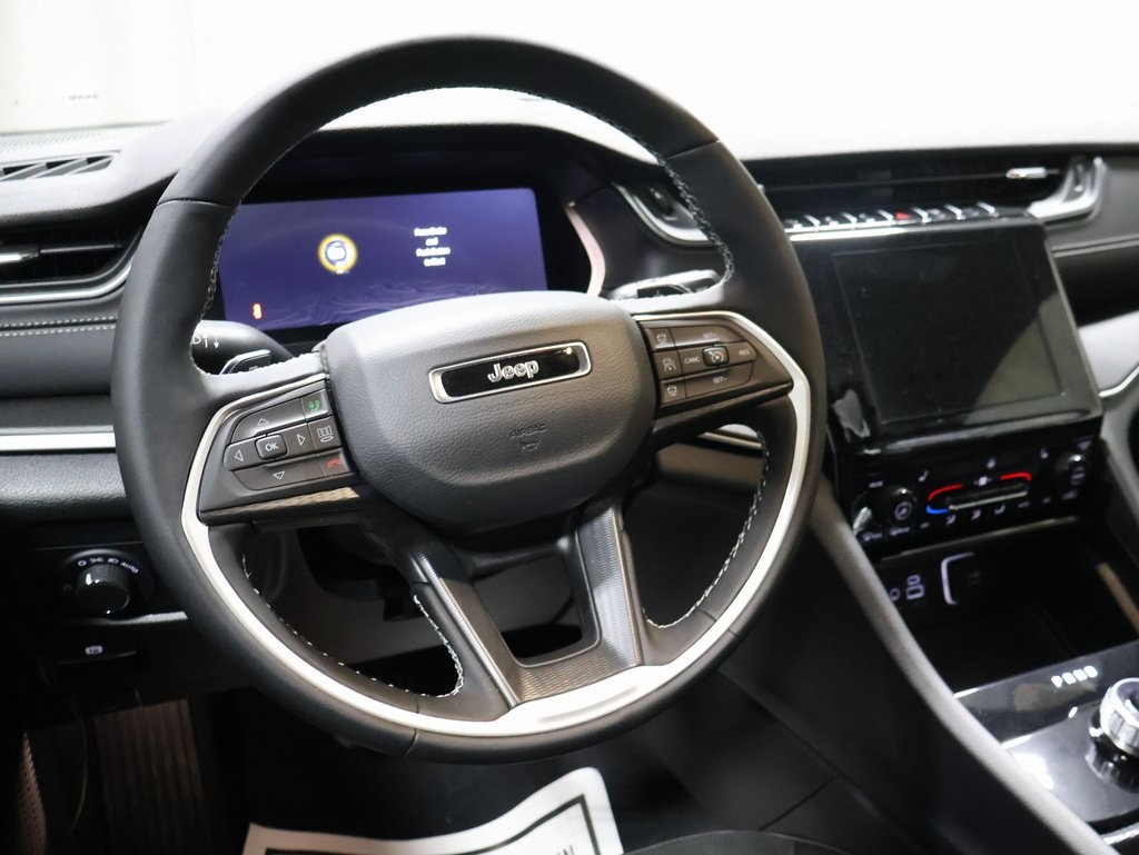 new 2025 Jeep Grand Cherokee car, priced at $40,965