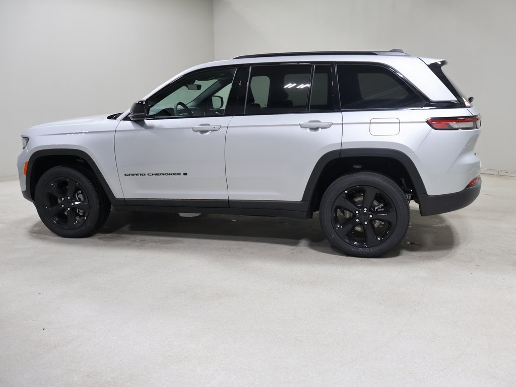 new 2025 Jeep Grand Cherokee car, priced at $40,965