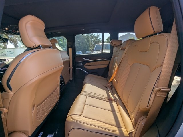 new 2025 Jeep Grand Cherokee car, priced at $55,560