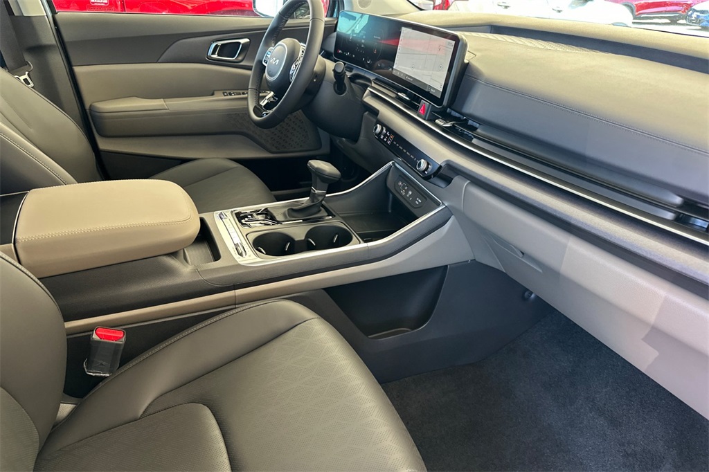 new 2026 Kia Carnival car, priced at $47,815