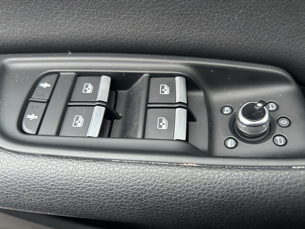 used 2018 Audi Q7 car, priced at $18,057