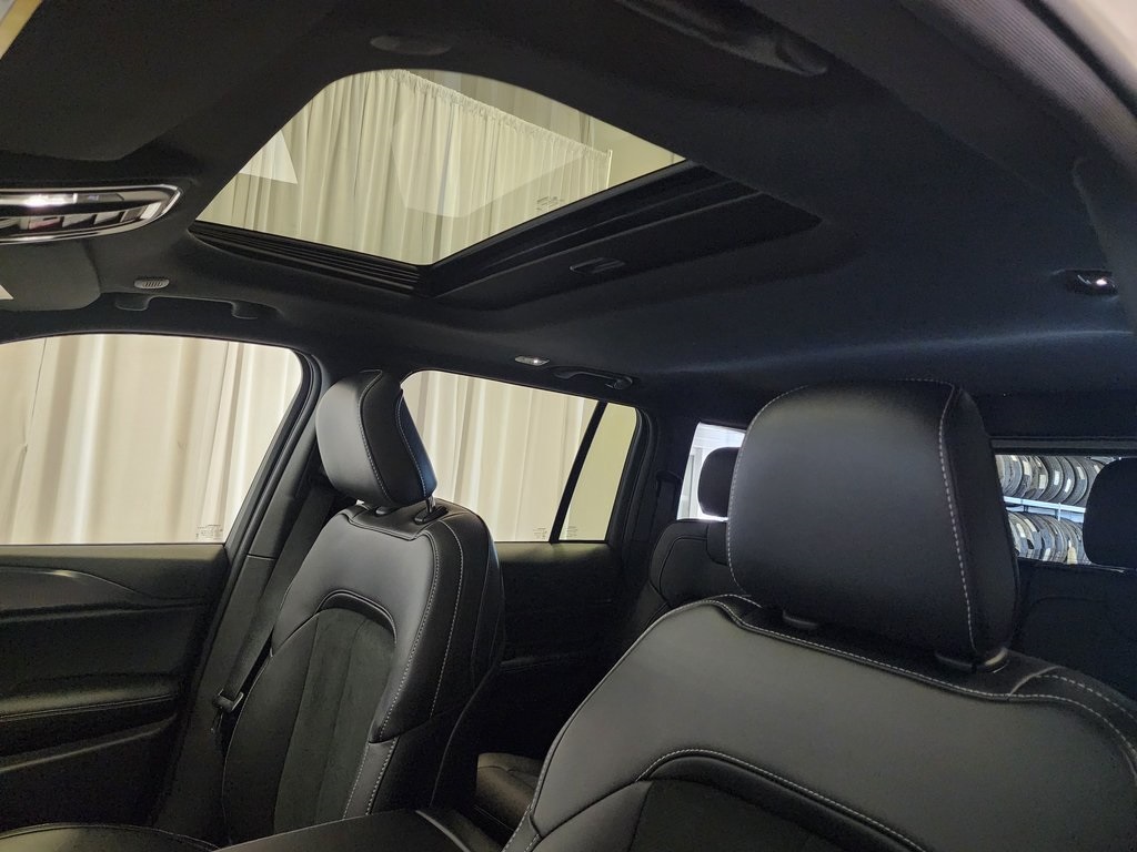 new 2025 Jeep Grand Cherokee car, priced at $41,999