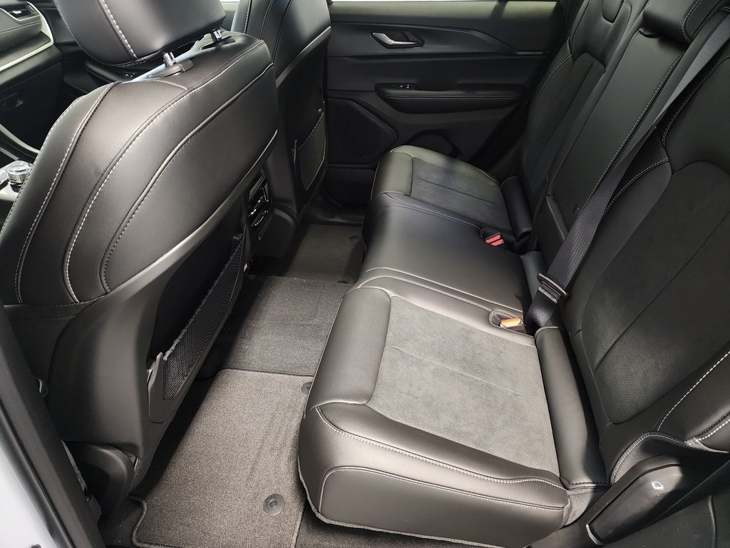 new 2025 Jeep Grand Cherokee car, priced at $41,999