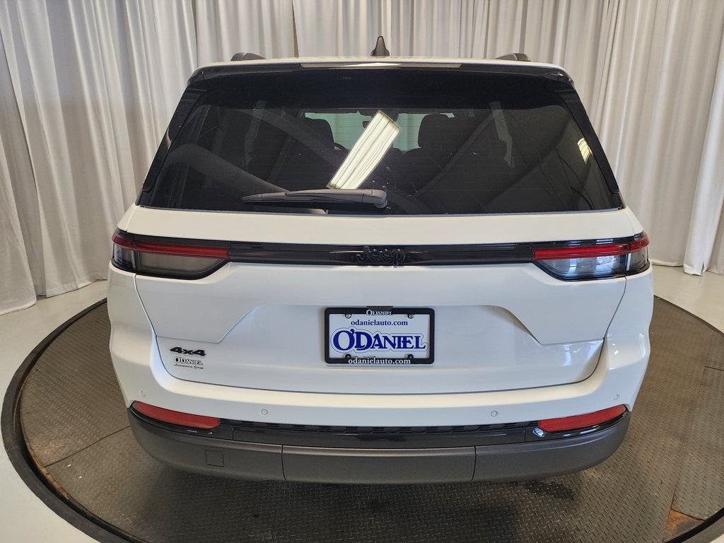 new 2025 Jeep Grand Cherokee car, priced at $41,999