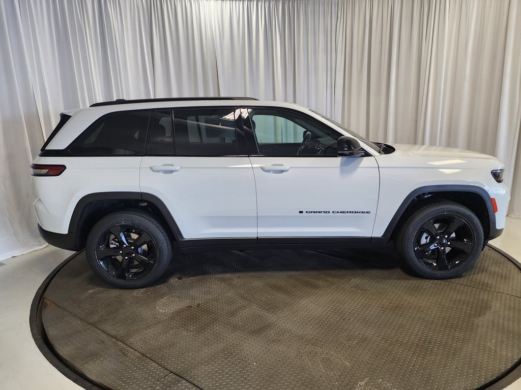 new 2025 Jeep Grand Cherokee car, priced at $41,999
