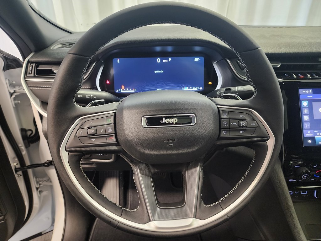 new 2025 Jeep Grand Cherokee car, priced at $41,999