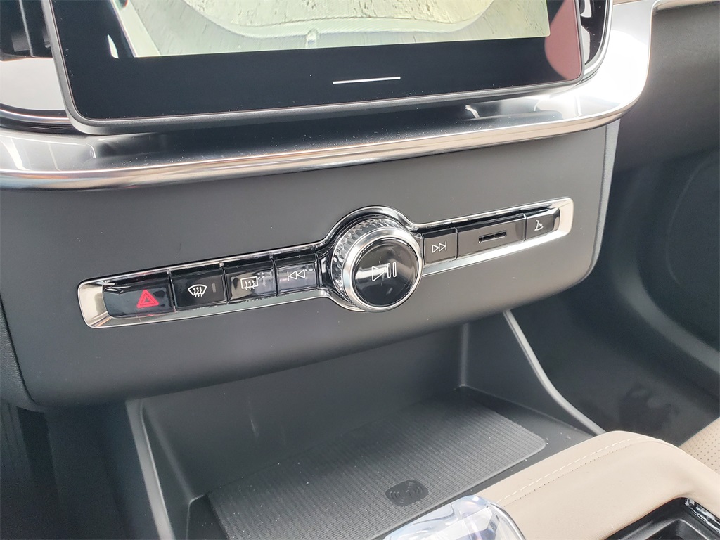 new 2026 Volvo XC90 car, priced at $68,325