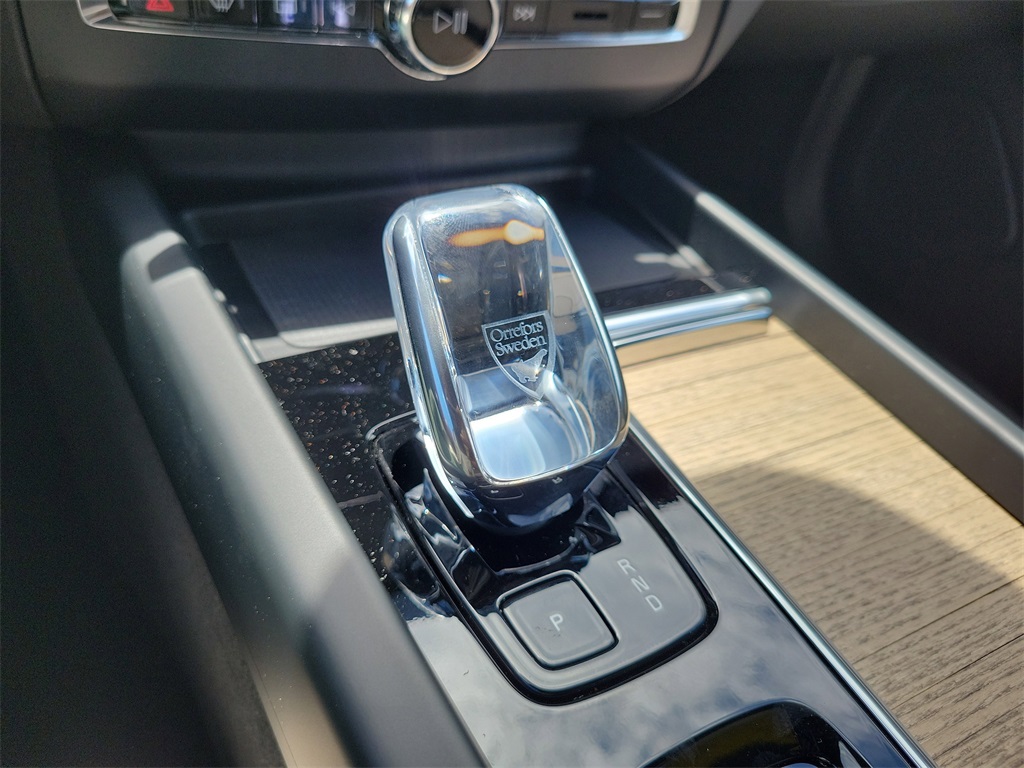 new 2026 Volvo XC60 Plug-In Hybrid car, priced at $68,975