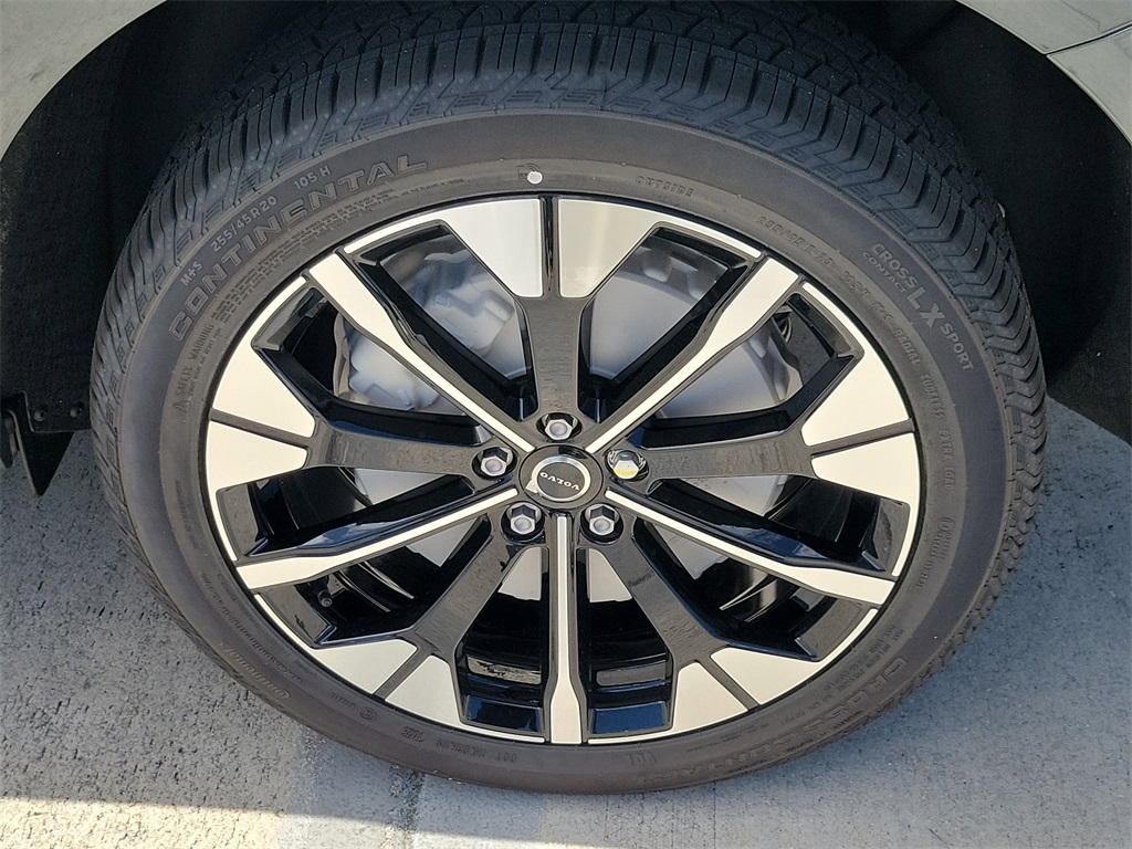 new 2026 Volvo XC60 Plug-In Hybrid car, priced at $68,975