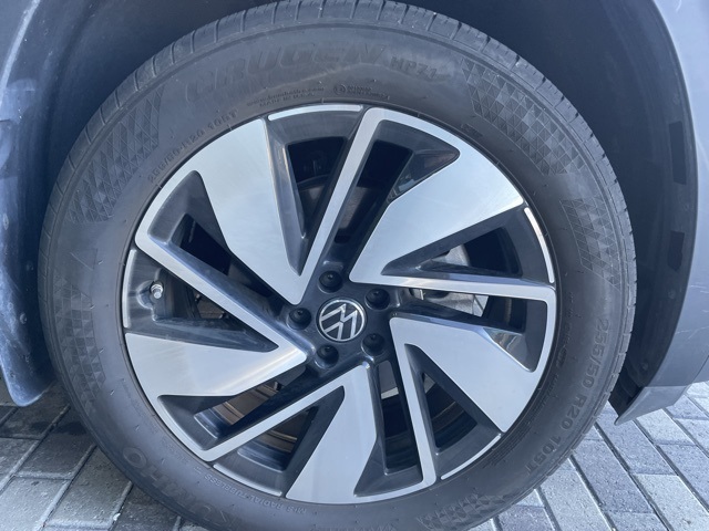 used 2024 Volkswagen Atlas car, priced at $33,900