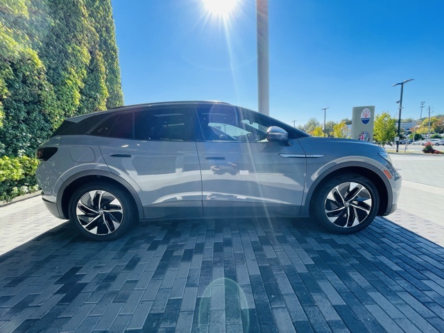 used 2021 Volkswagen ID.4 car, priced at $22,500