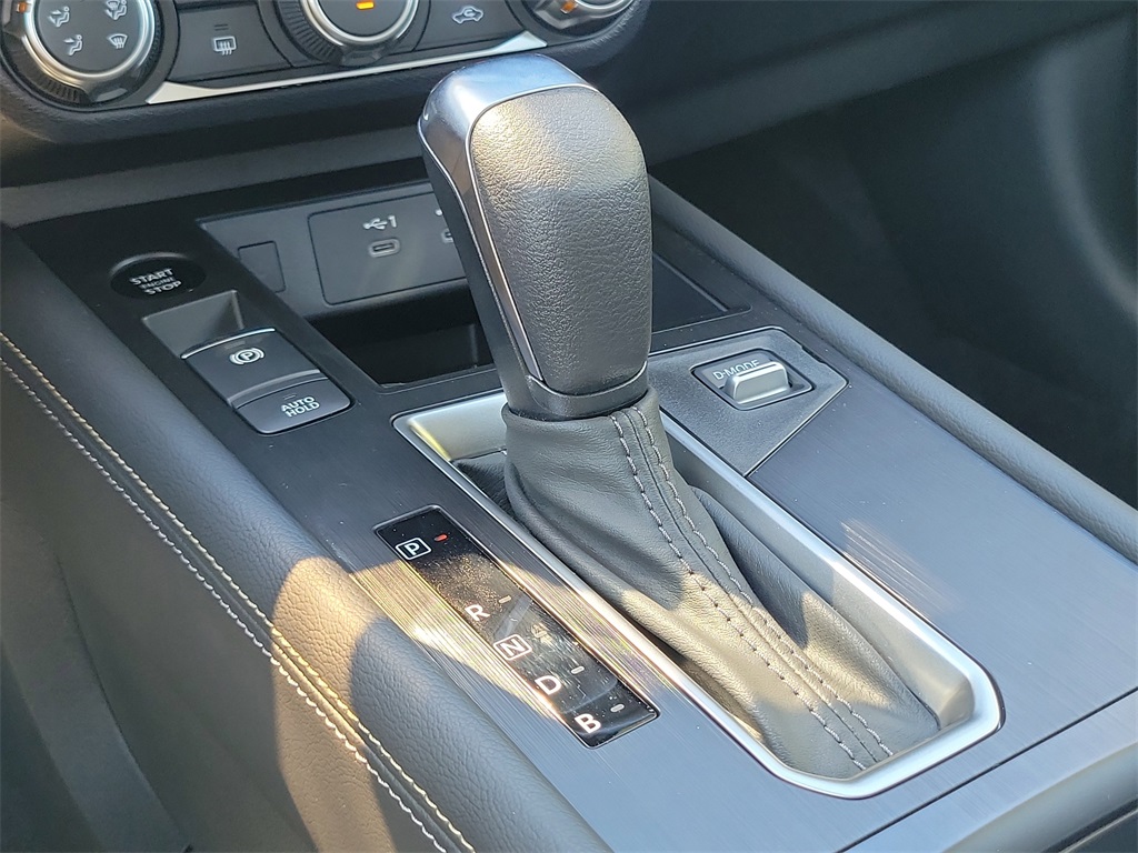 new 2025 Nissan Kicks car, priced at $25,639