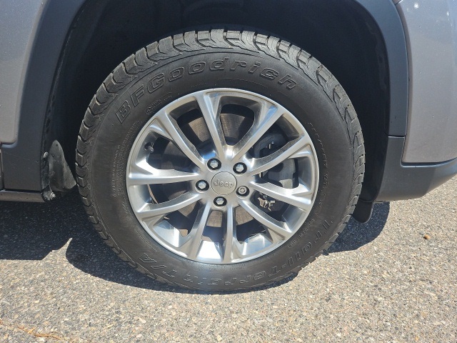 used 2019 Jeep Cherokee car, priced at $18,495