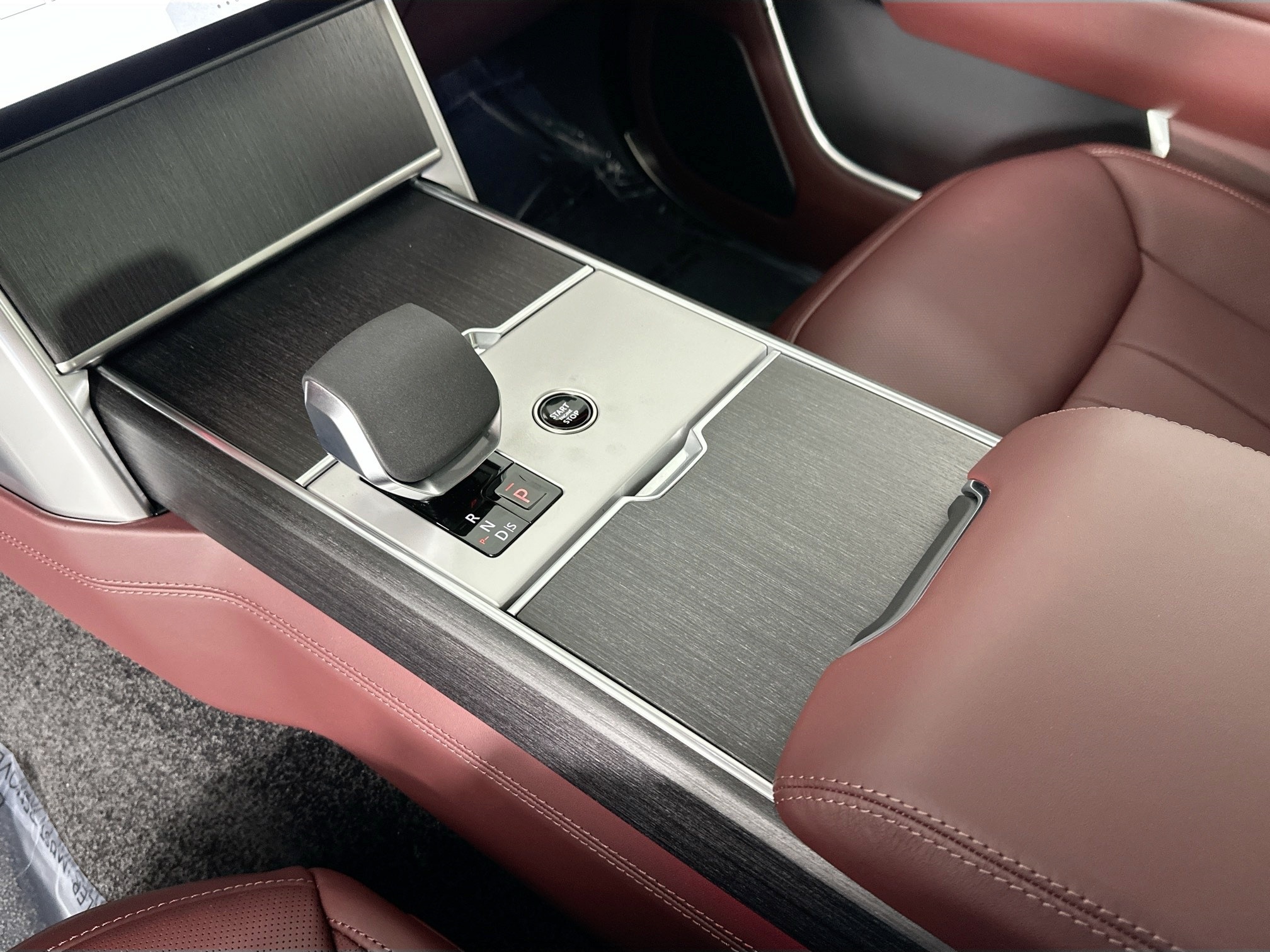 new 2025 Land Rover Range Rover car, priced at $152,210