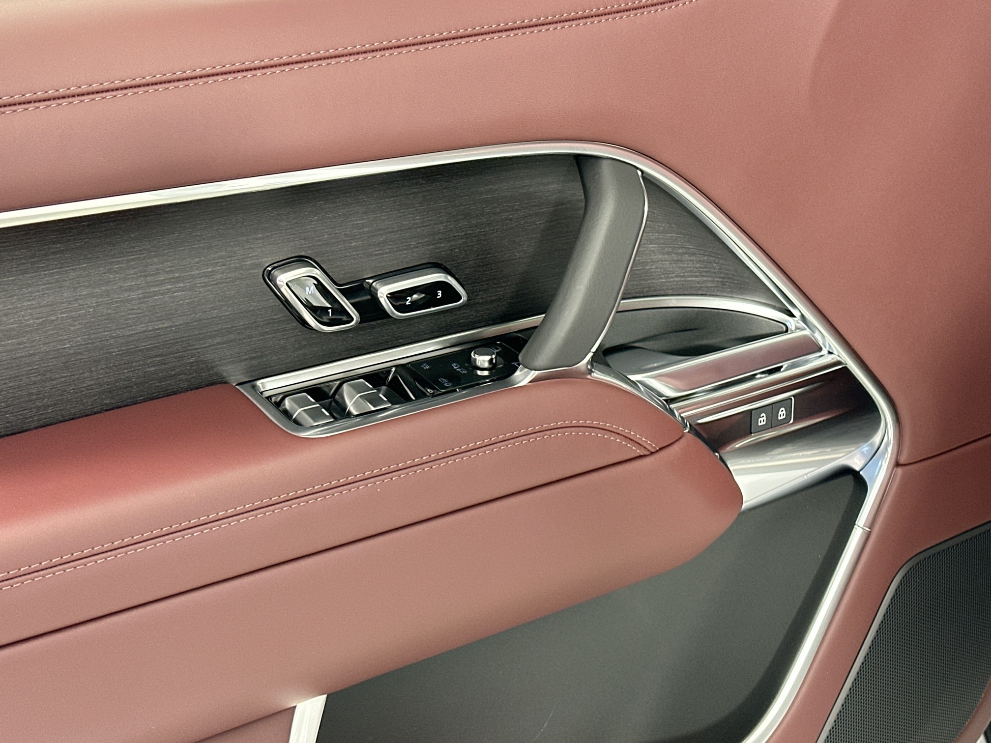 new 2025 Land Rover Range Rover car, priced at $152,210
