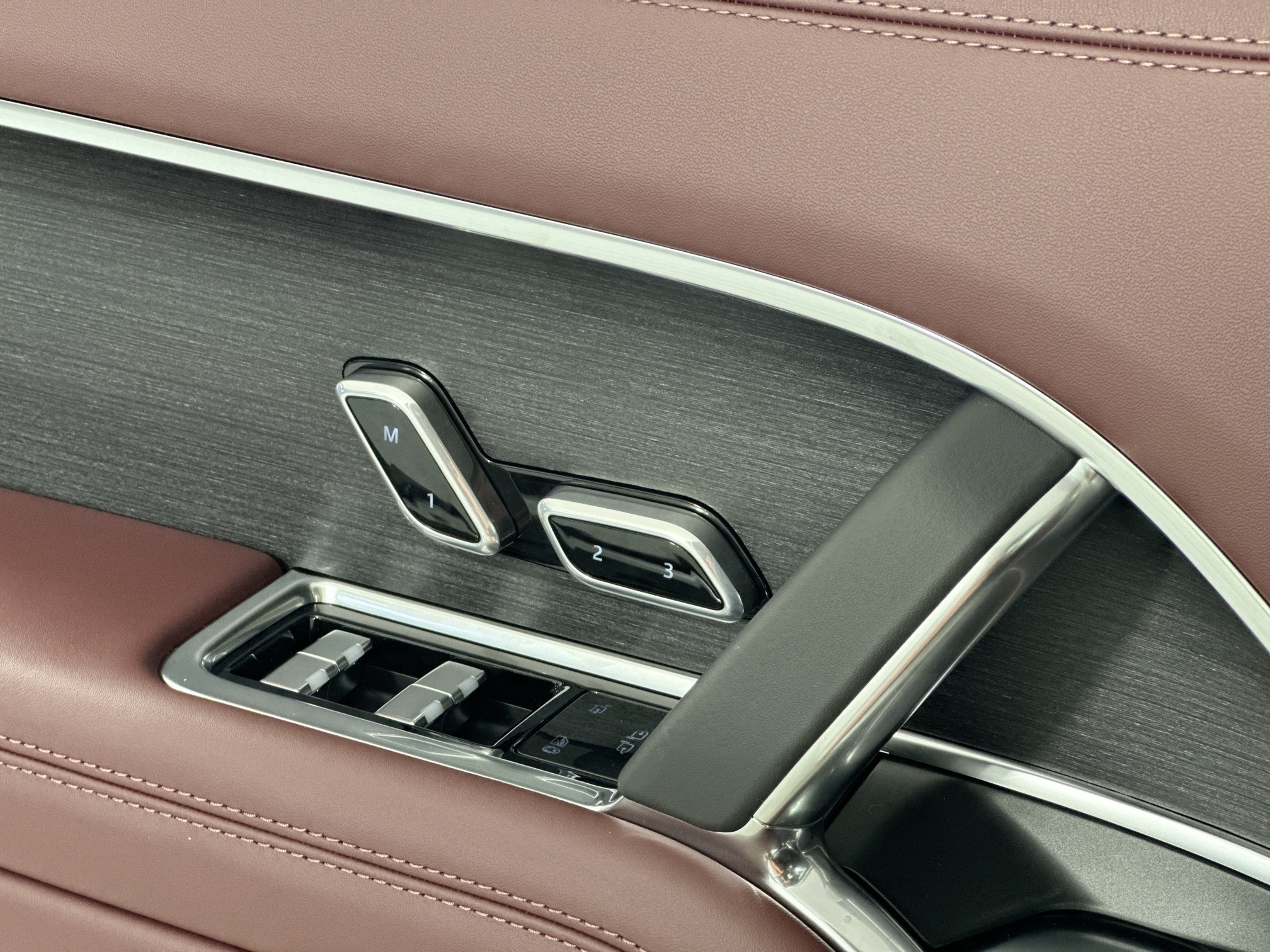 new 2025 Land Rover Range Rover car, priced at $152,210