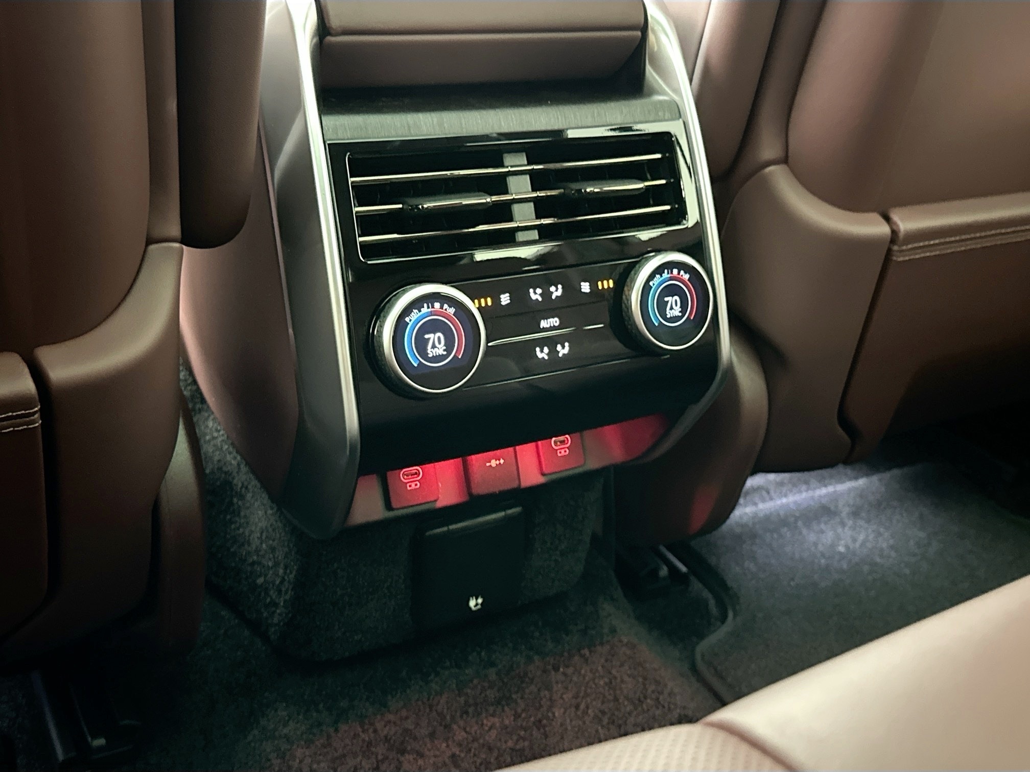new 2025 Land Rover Range Rover car, priced at $152,210
