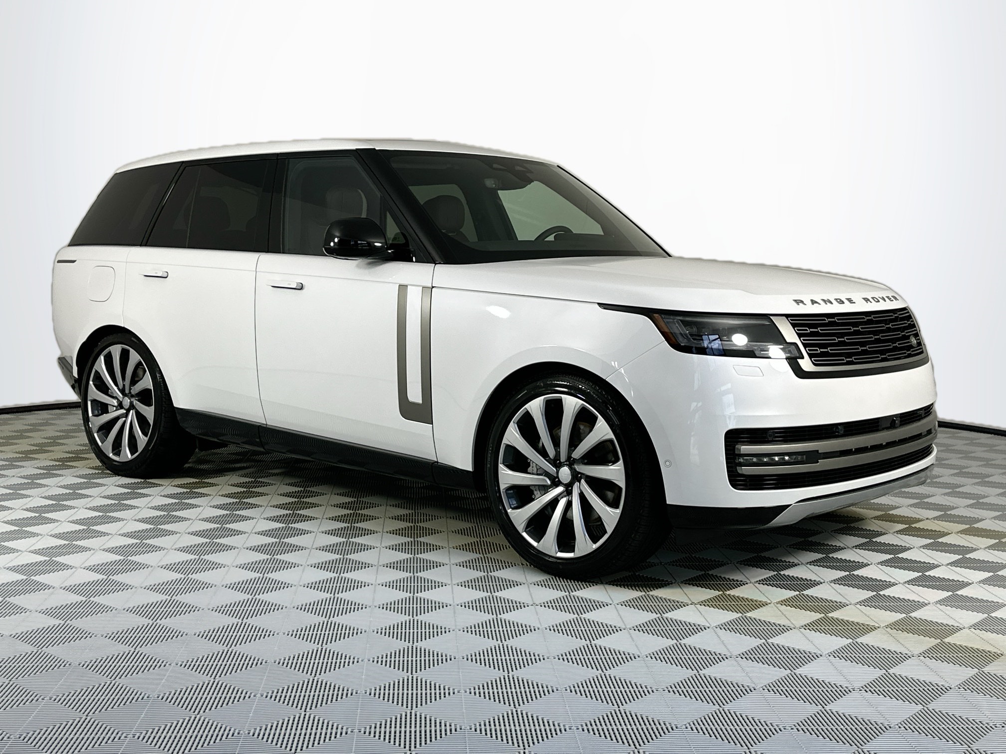 new 2025 Land Rover Range Rover car, priced at $152,210