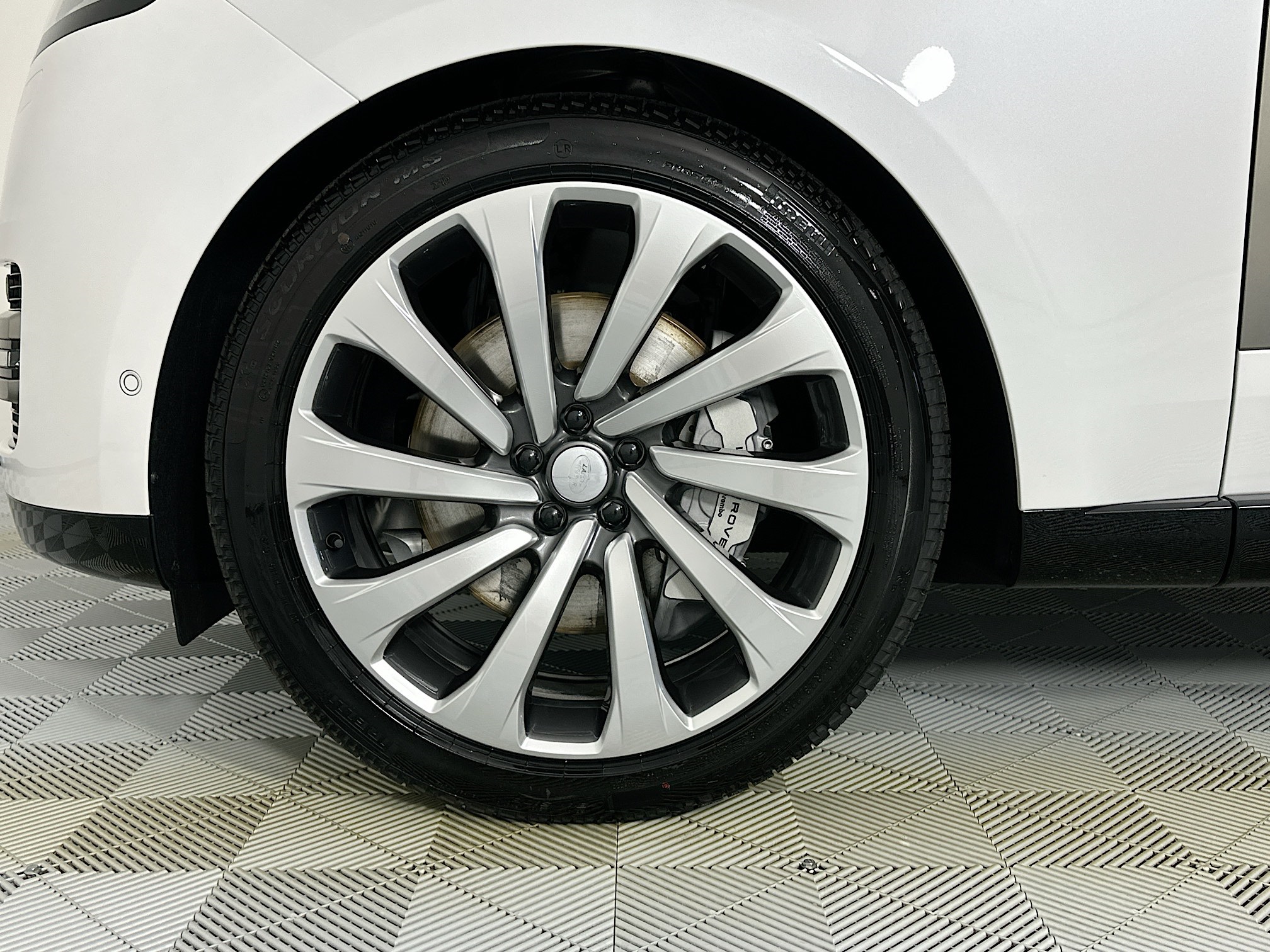 new 2025 Land Rover Range Rover car, priced at $152,210