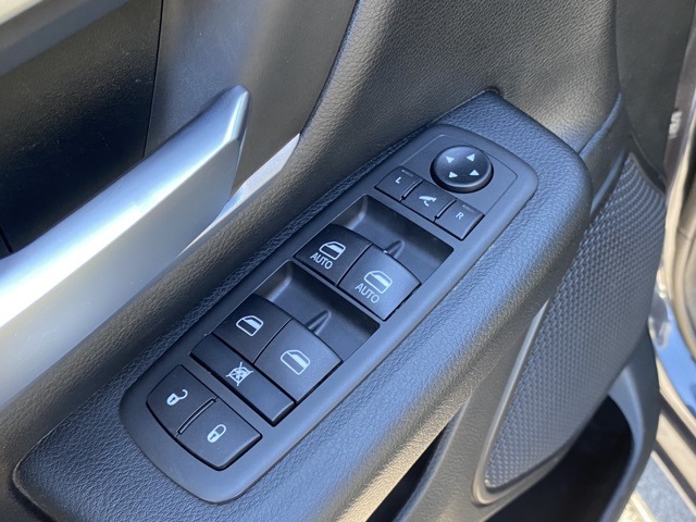 used 2021 Ram 1500 car, priced at $31,386