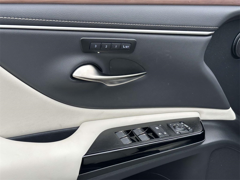 new 2025 Lexus ES car, priced at $49,544