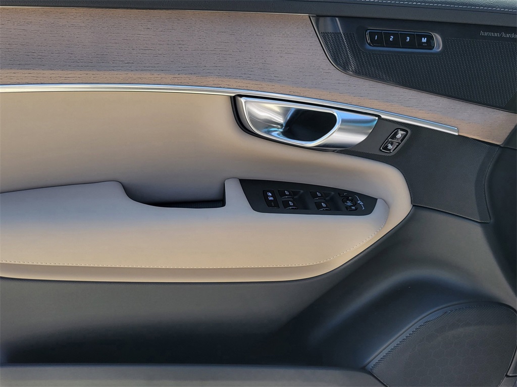 new 2026 Volvo XC90 car, priced at $68,325