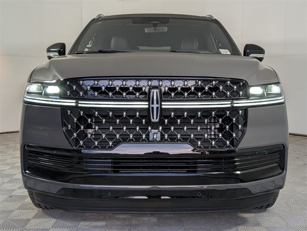 new 2025 Lincoln Navigator car, priced at $120,464