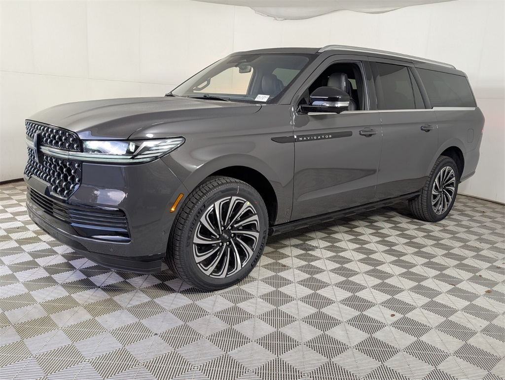 new 2025 Lincoln Navigator car, priced at $120,464