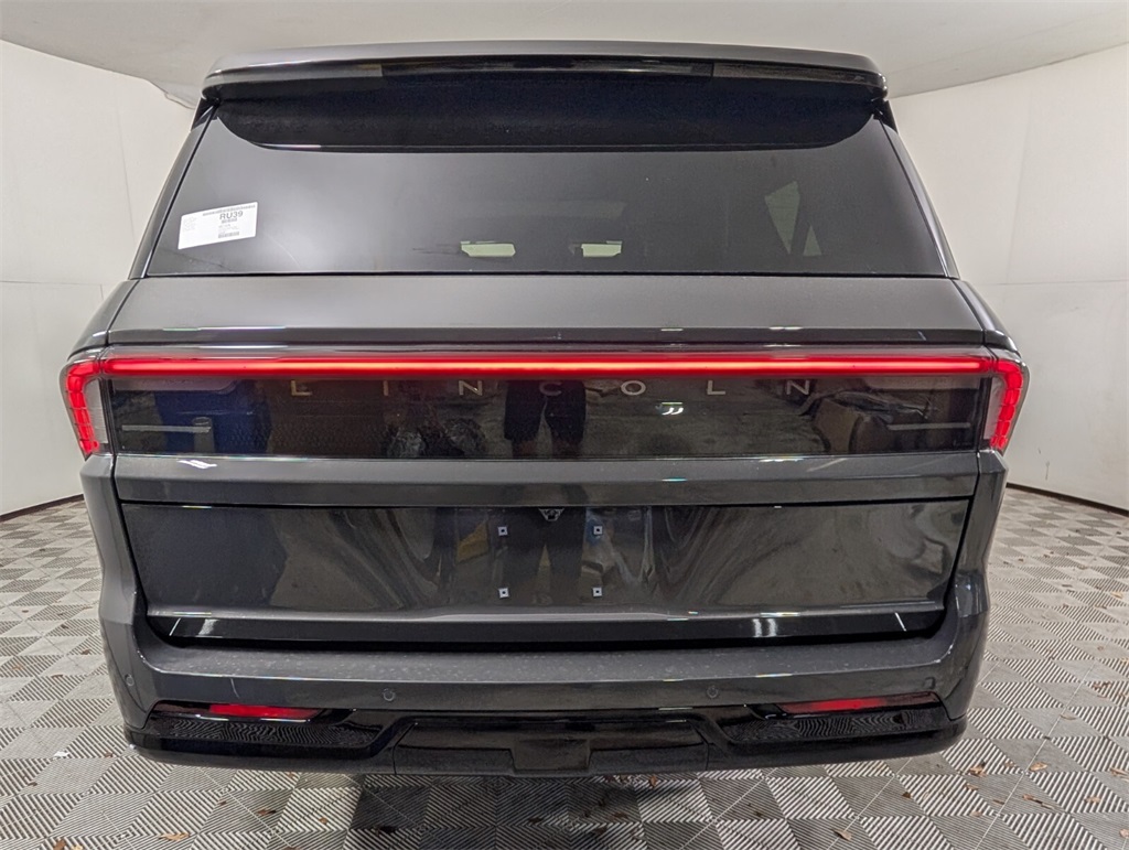 new 2025 Lincoln Navigator car, priced at $120,464