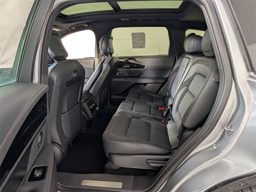 new 2025 Lincoln Nautilus car, priced at $67,464