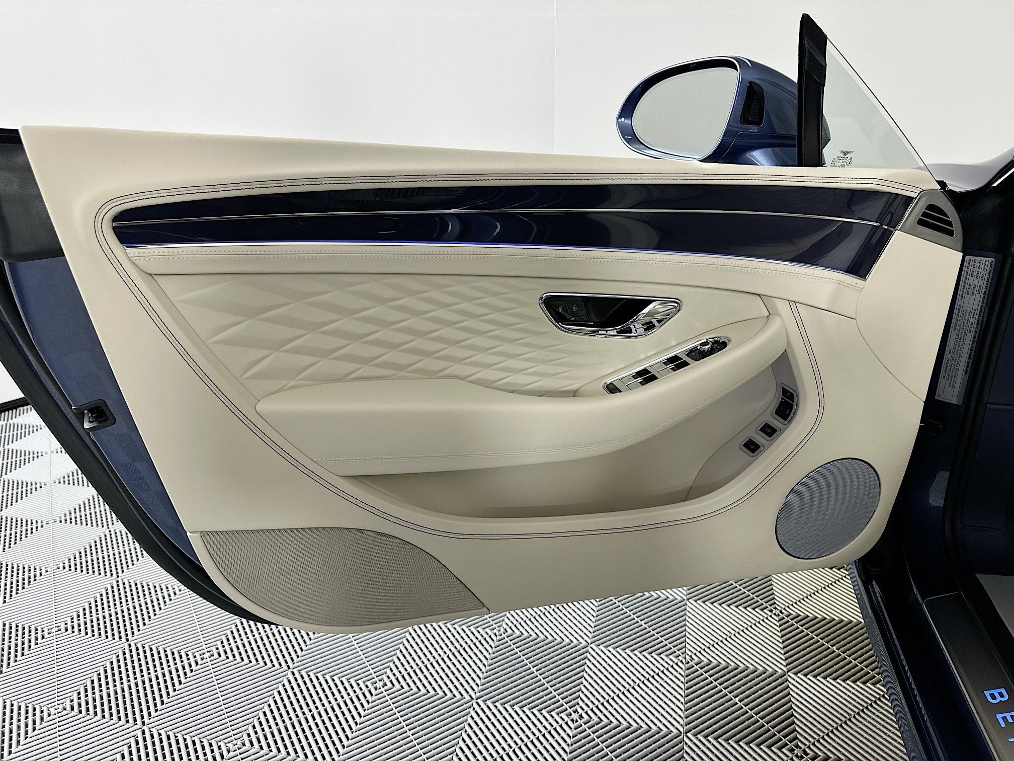 new 2026 Bentley Contiental GTC car