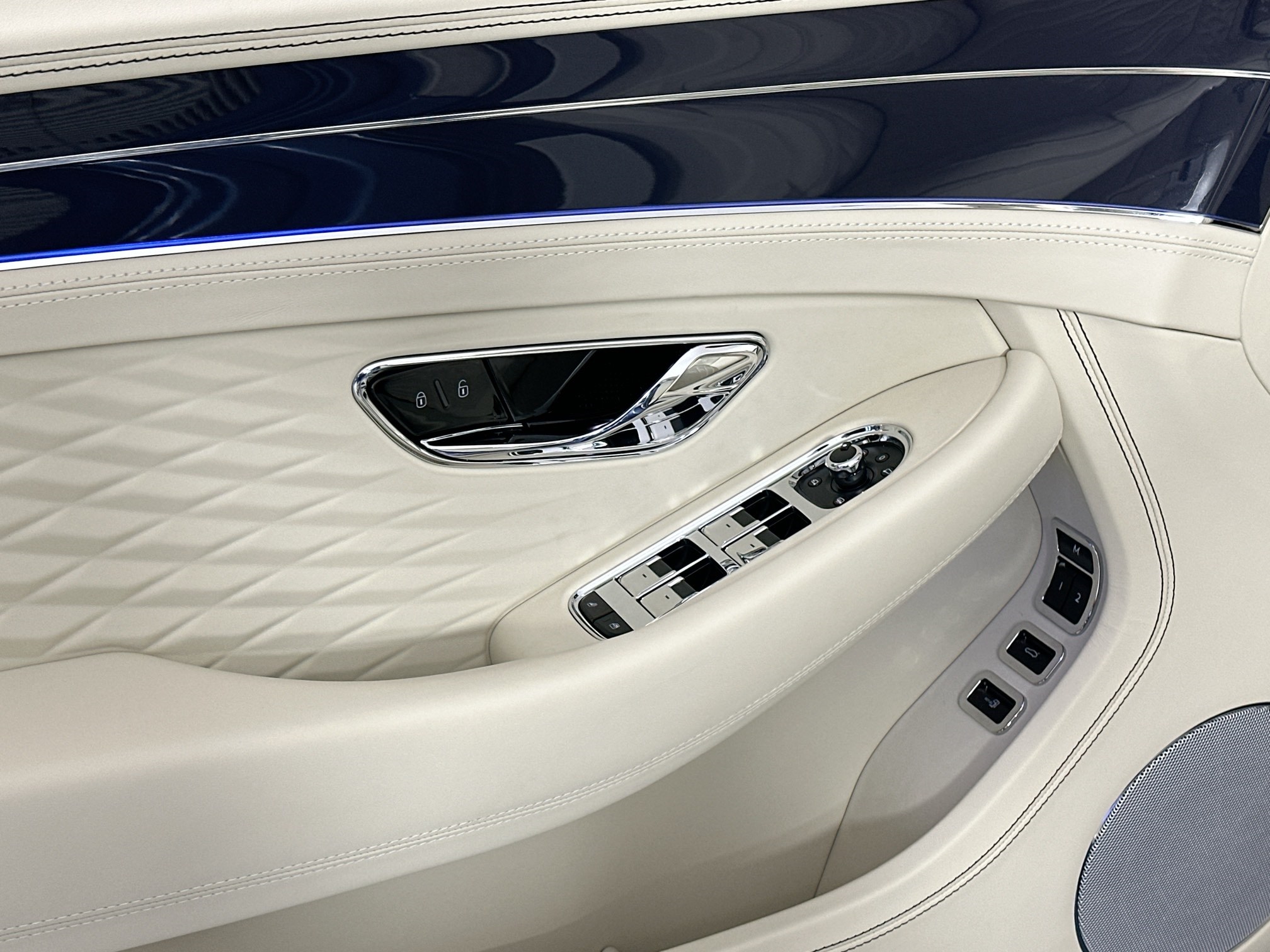 new 2026 Bentley Contiental GTC car