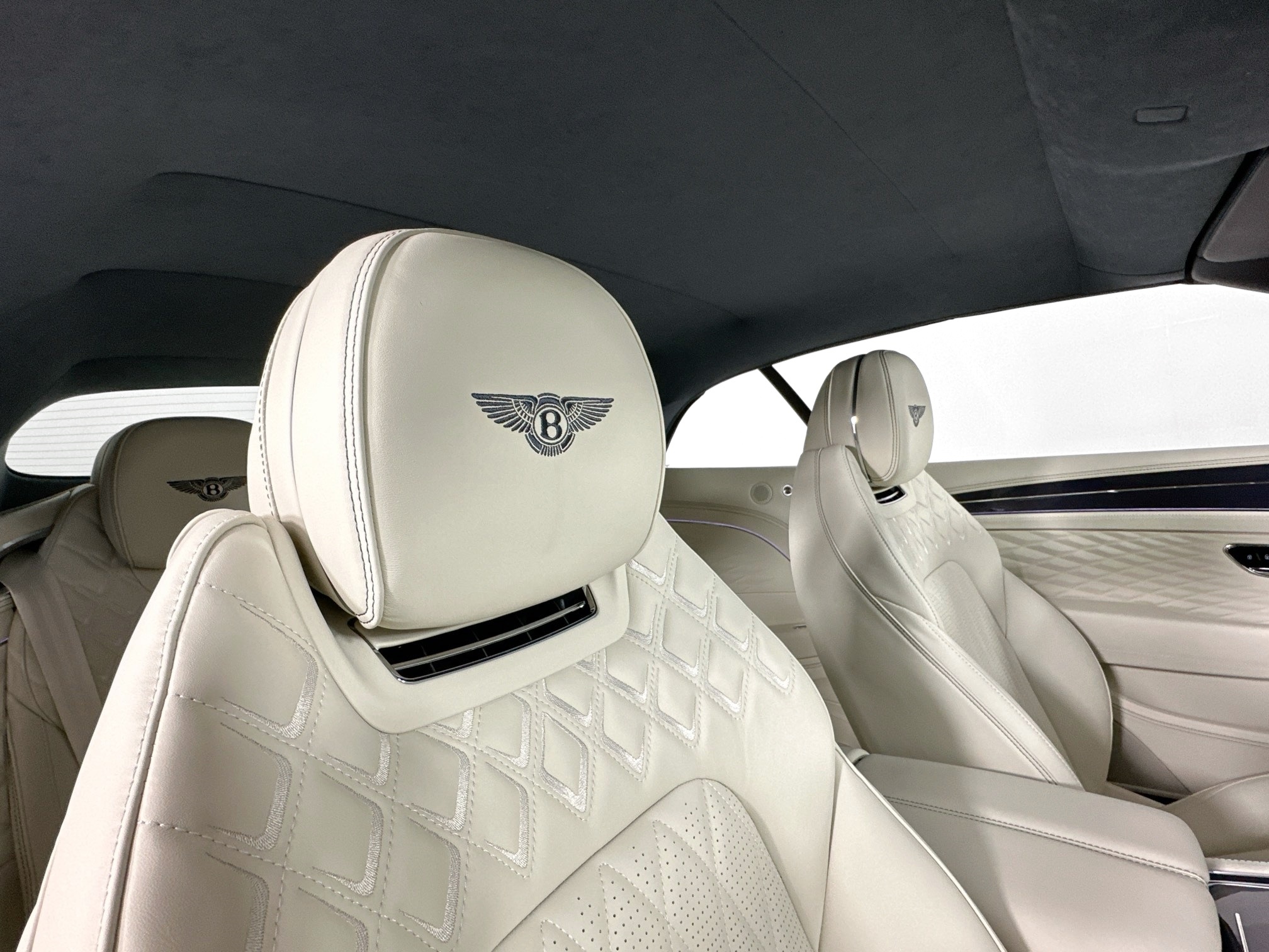 new 2026 Bentley Contiental GTC car