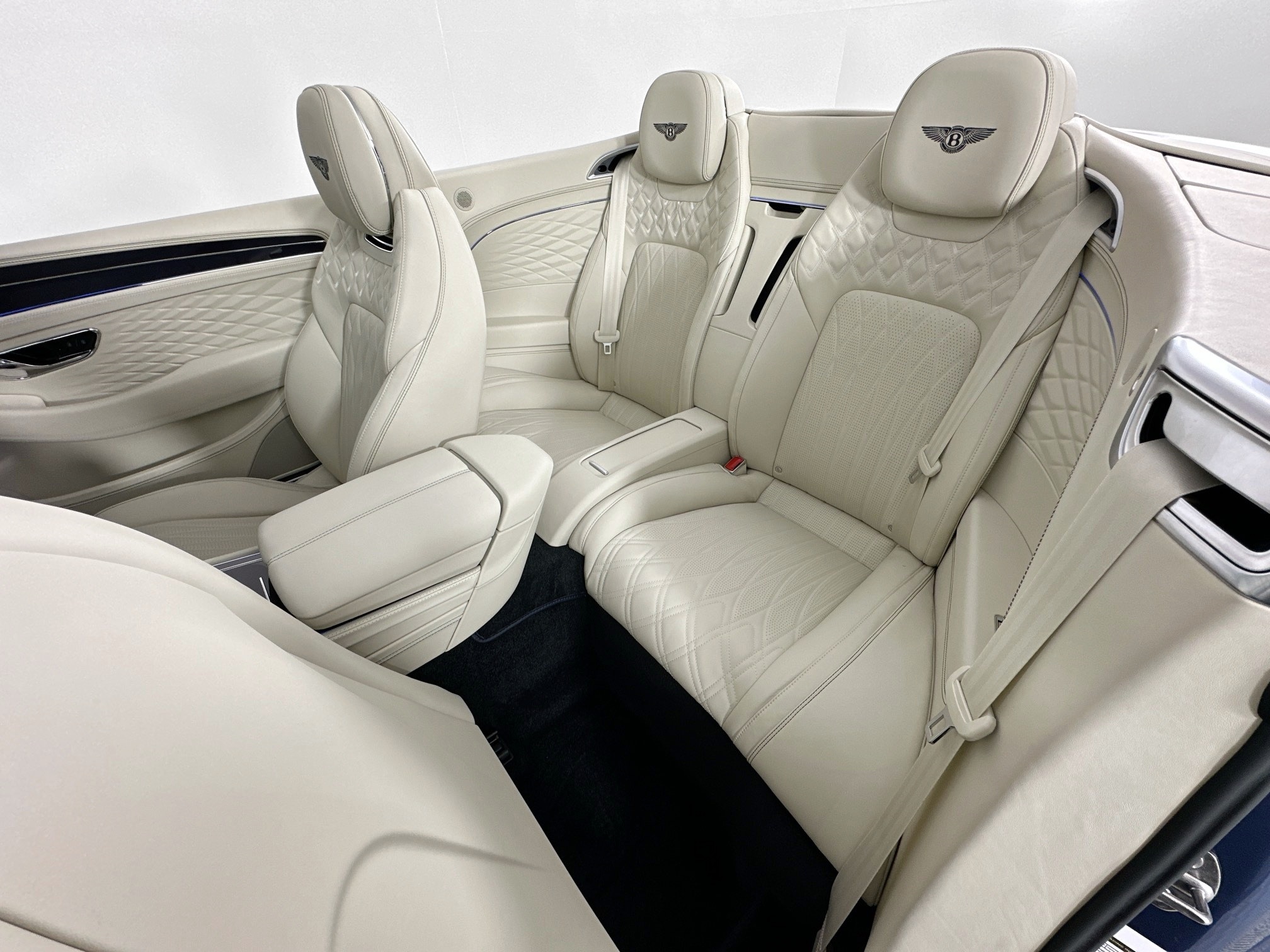 new 2026 Bentley Contiental GTC car