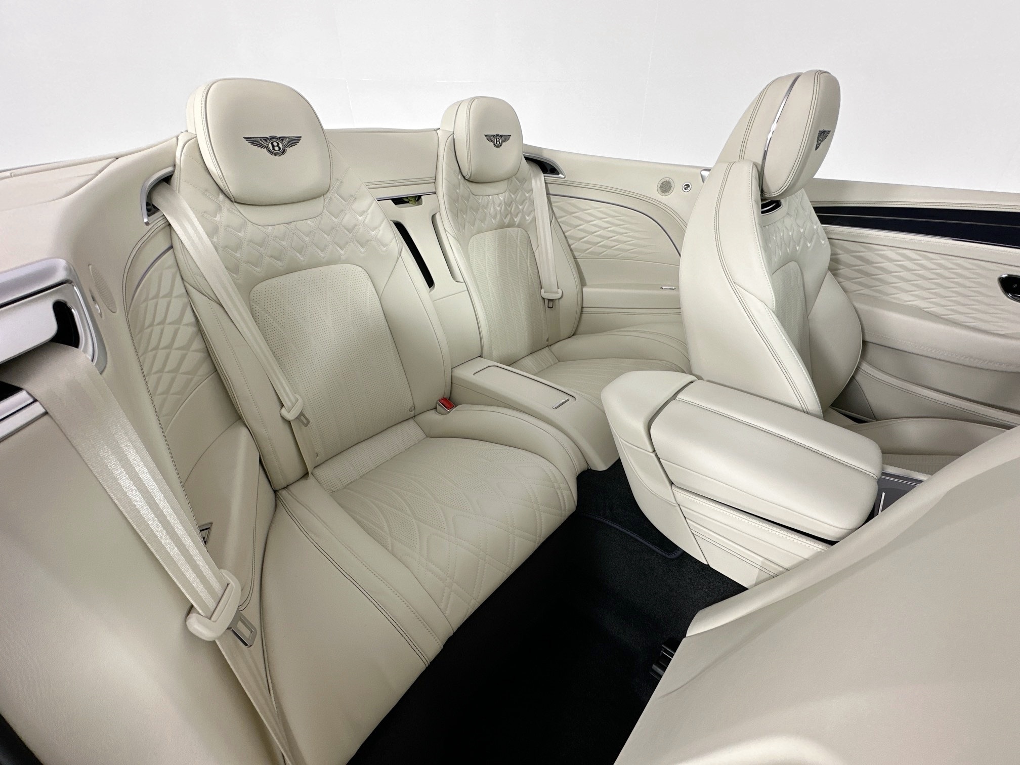 new 2026 Bentley Contiental GTC car