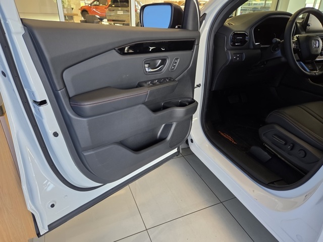new 2025 Honda Pilot car, priced at $51,305