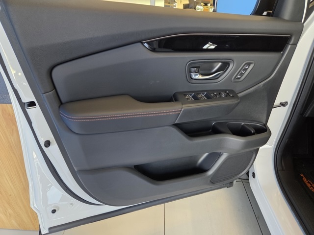 new 2025 Honda Pilot car, priced at $51,305