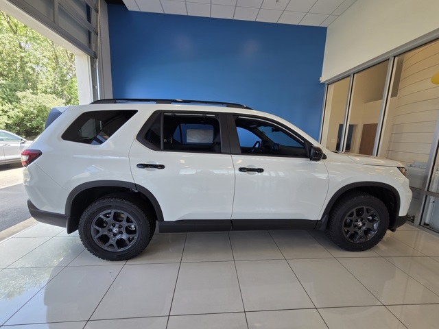new 2025 Honda Pilot car, priced at $51,305
