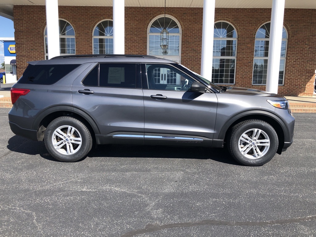 used 2022 Ford Explorer car, priced at $27,900