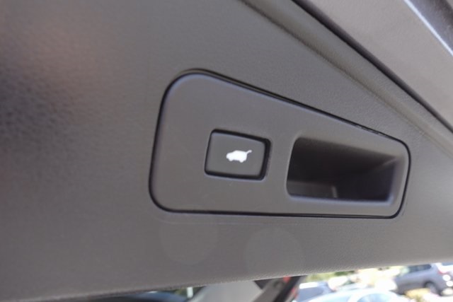 used 2020 Acura MDX car, priced at $27,500