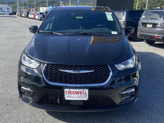 new 2026 Chrysler Pacifica car, priced at $39,830