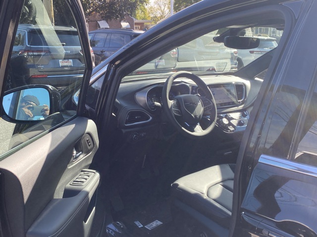 new 2026 Chrysler Pacifica car, priced at $39,830